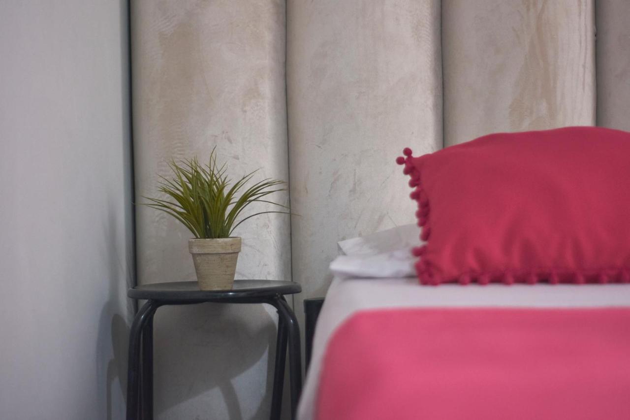 Hostal Casa Estacion Medellin Bagian luar foto