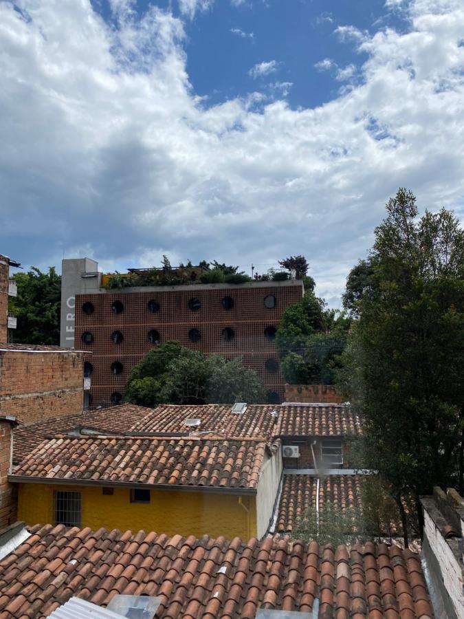 Hostal Casa Estacion Medellin Bagian luar foto