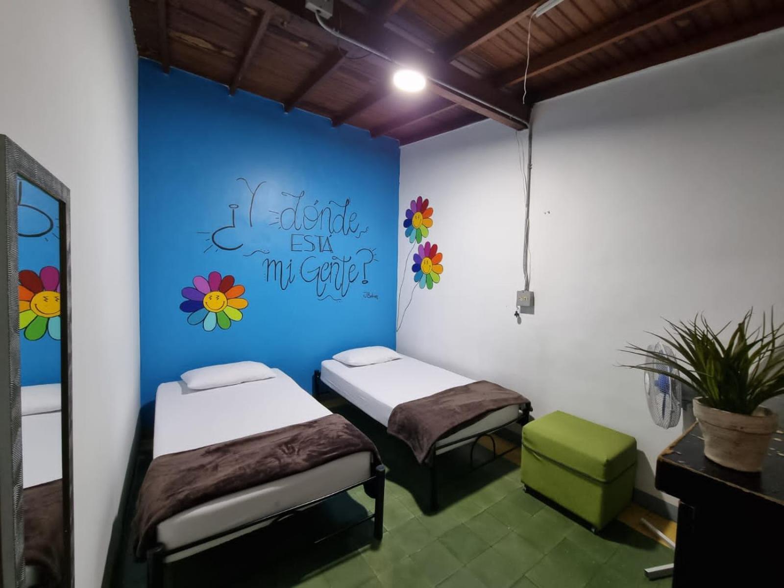 Hostal Casa Estacion Medellin Bagian luar foto